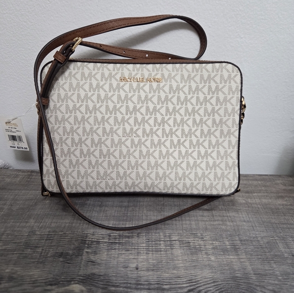 New Michael Kors Brown and Cream Crossbody Bag with Gold Chain - Picture 8 of 12